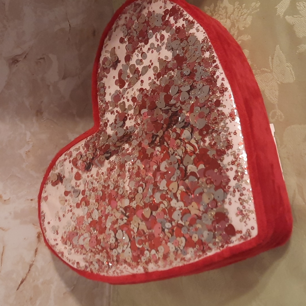 Valentine's Heart shape pillow euc - Picture 3 of 4